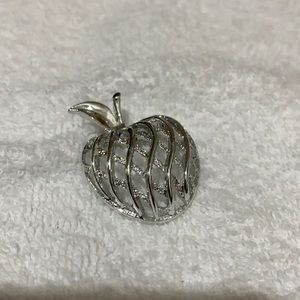 Vintage—Gerrys—Strawberry —1 1/2”-Pin